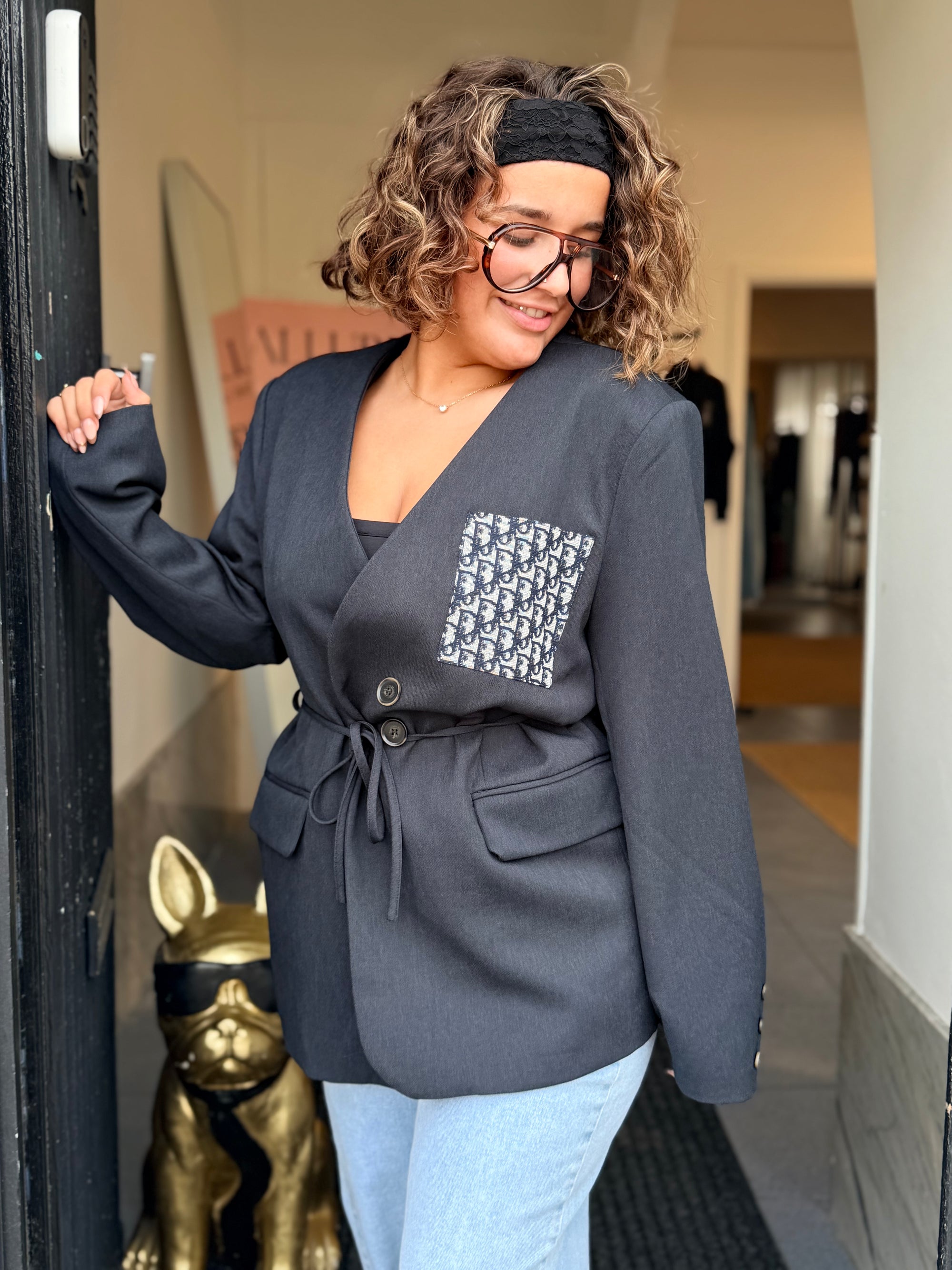 LIORA ONE POUCH BLAZER