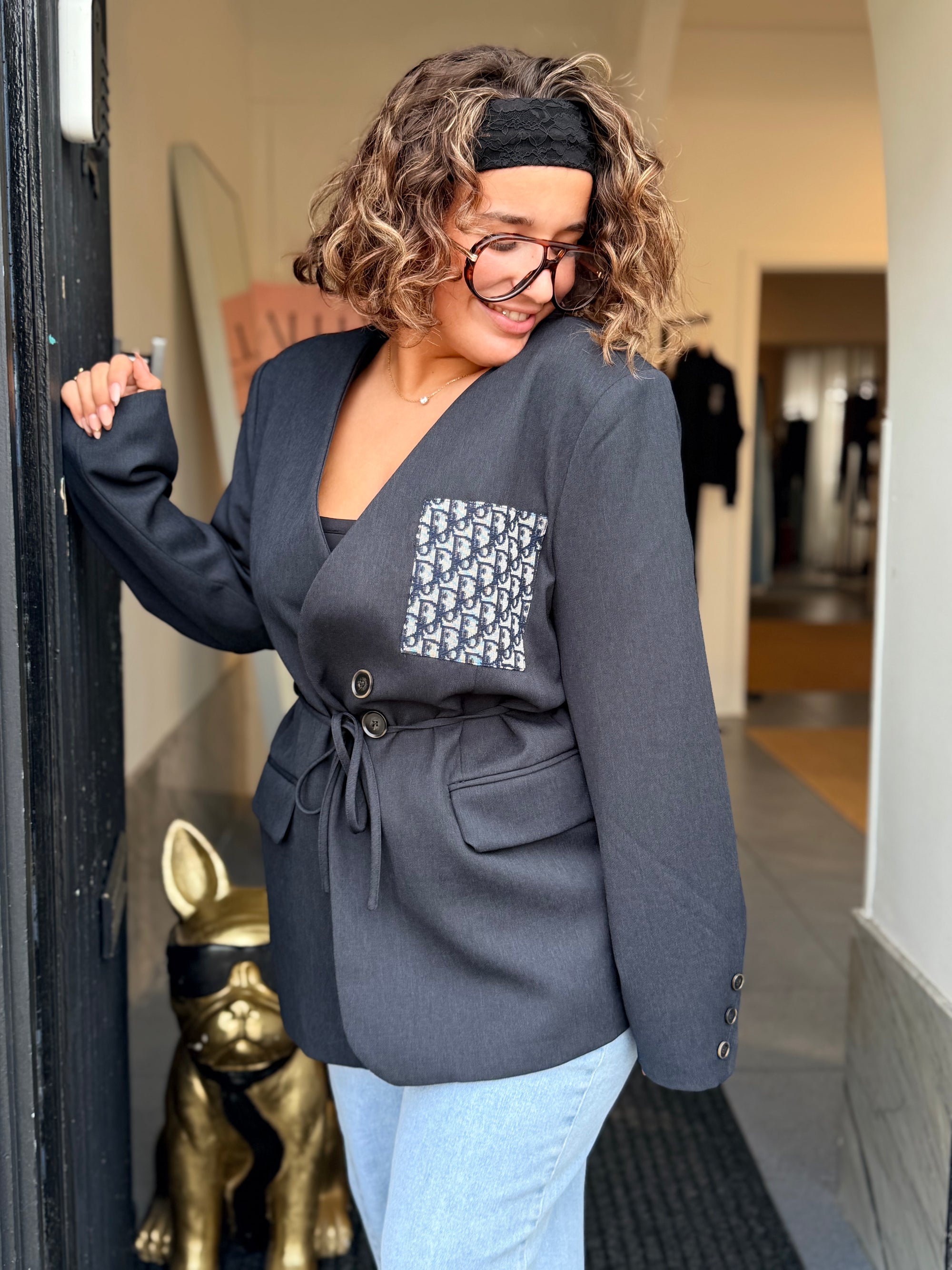 LIORA ONE POUCH BLAZER